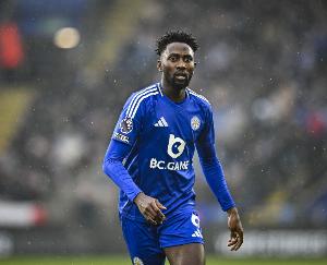 意媒：如果道格拉斯离队，尤文有意1000万欧签莱斯特城中场恩迪迪