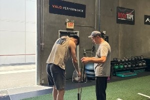 亚博-张镇麟社媒晒近况：康复️ 摄影 当教父