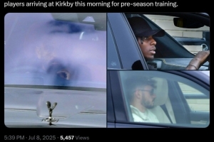 记者：萨拉赫、弗林蓬、布拉德利等人抵达训练基地 开启季前训练